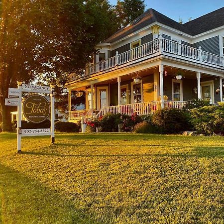 Toba'S Bed & Breakfast Lunenburg Exterior photo