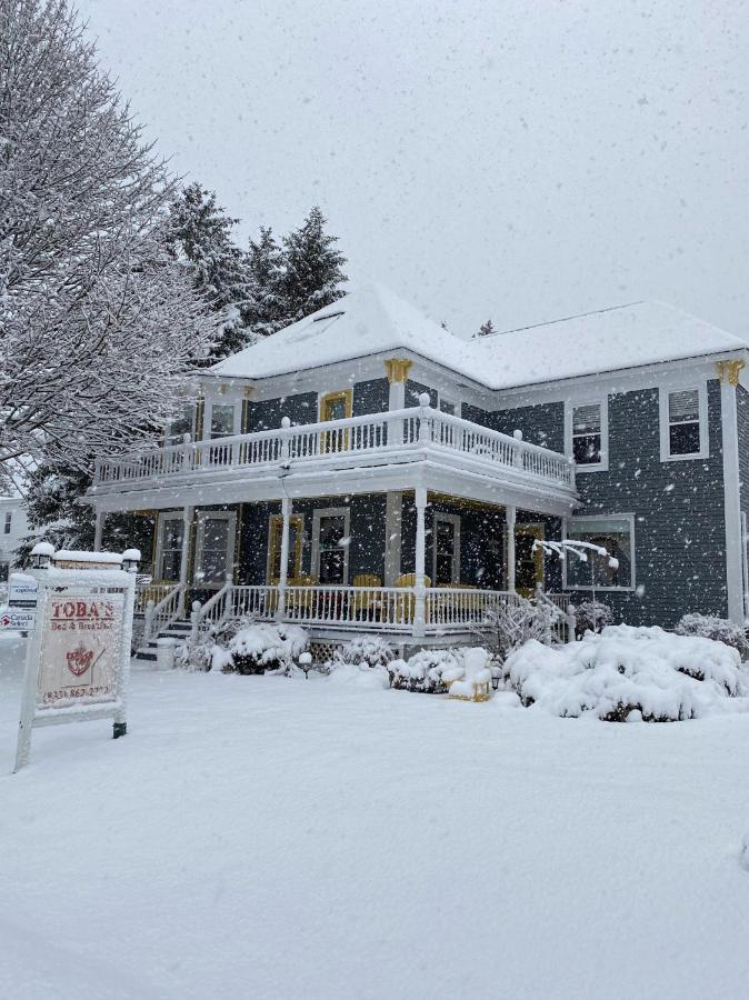 Toba'S Bed & Breakfast Lunenburg Exterior photo