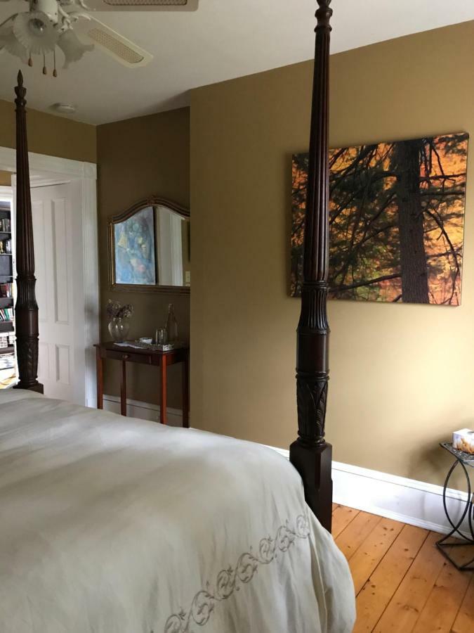 Toba'S Bed & Breakfast Lunenburg Exterior photo