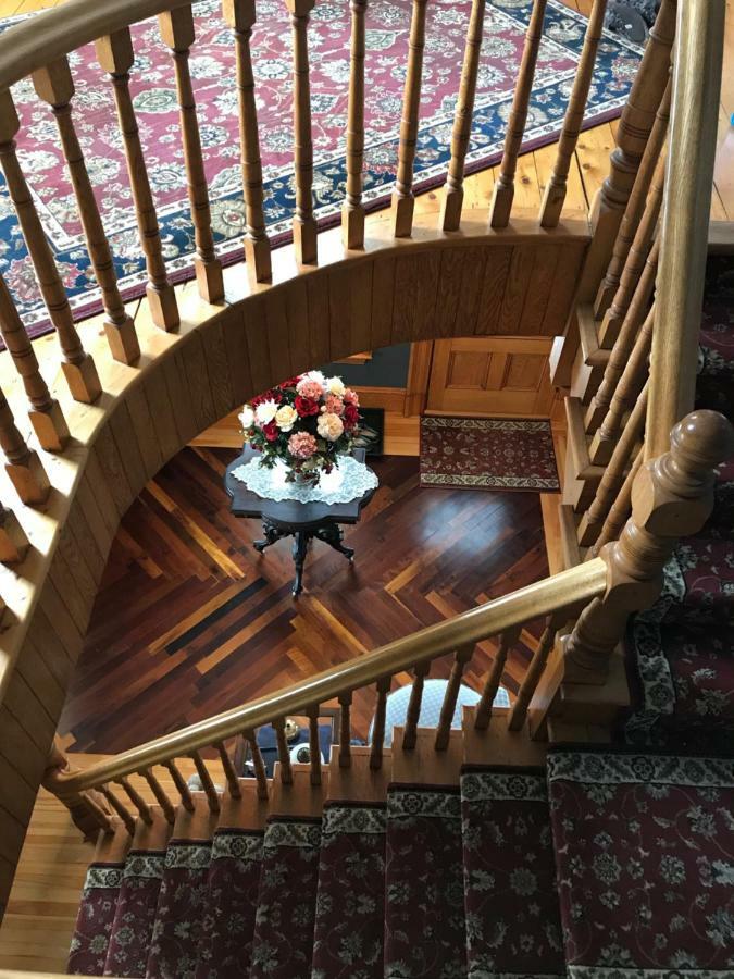 Toba'S Bed & Breakfast Lunenburg Exterior photo